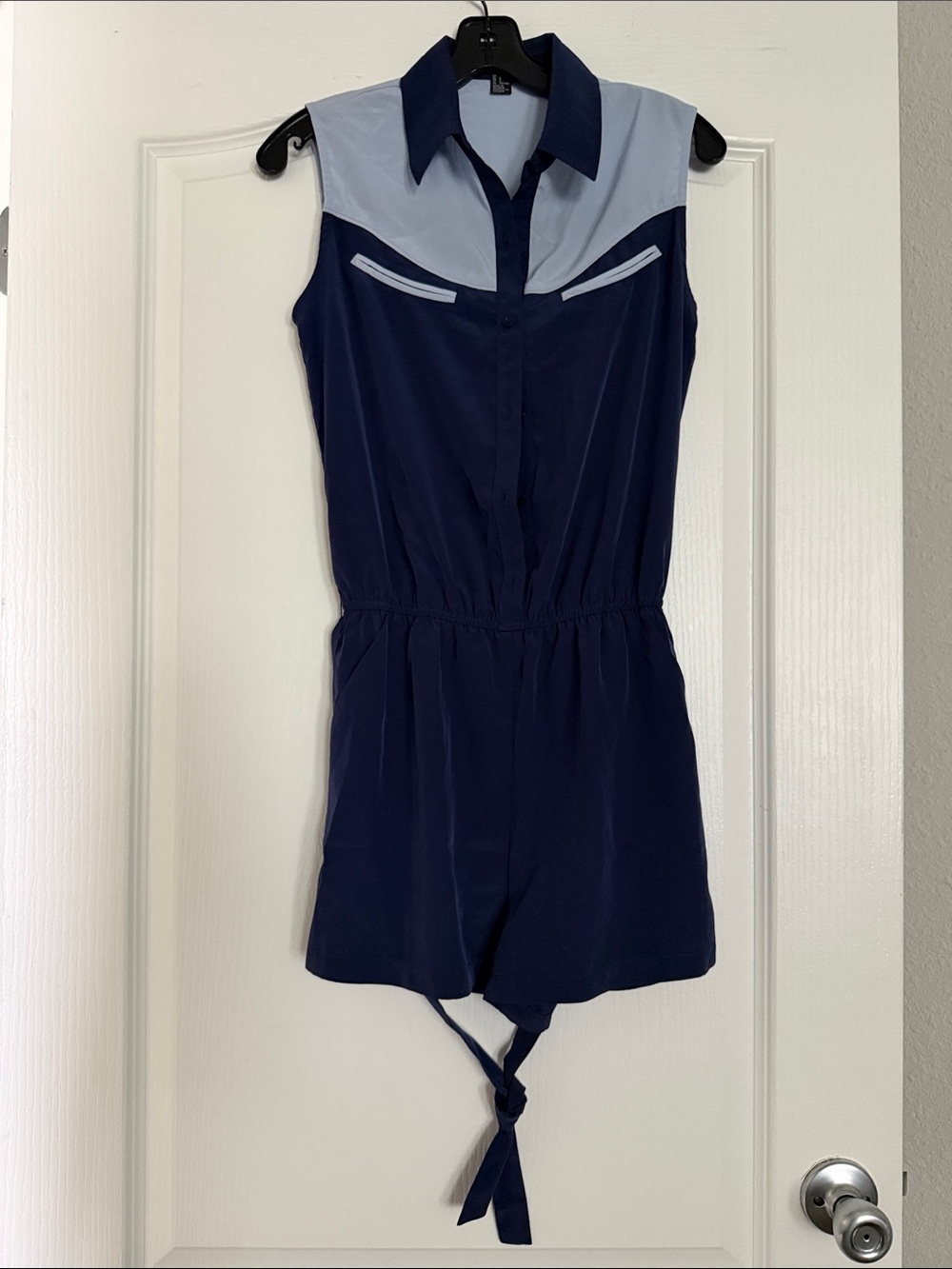 Nwot Forever 21 Navy and Light Blue Sleeveless Romper Sz S. Never Worn.